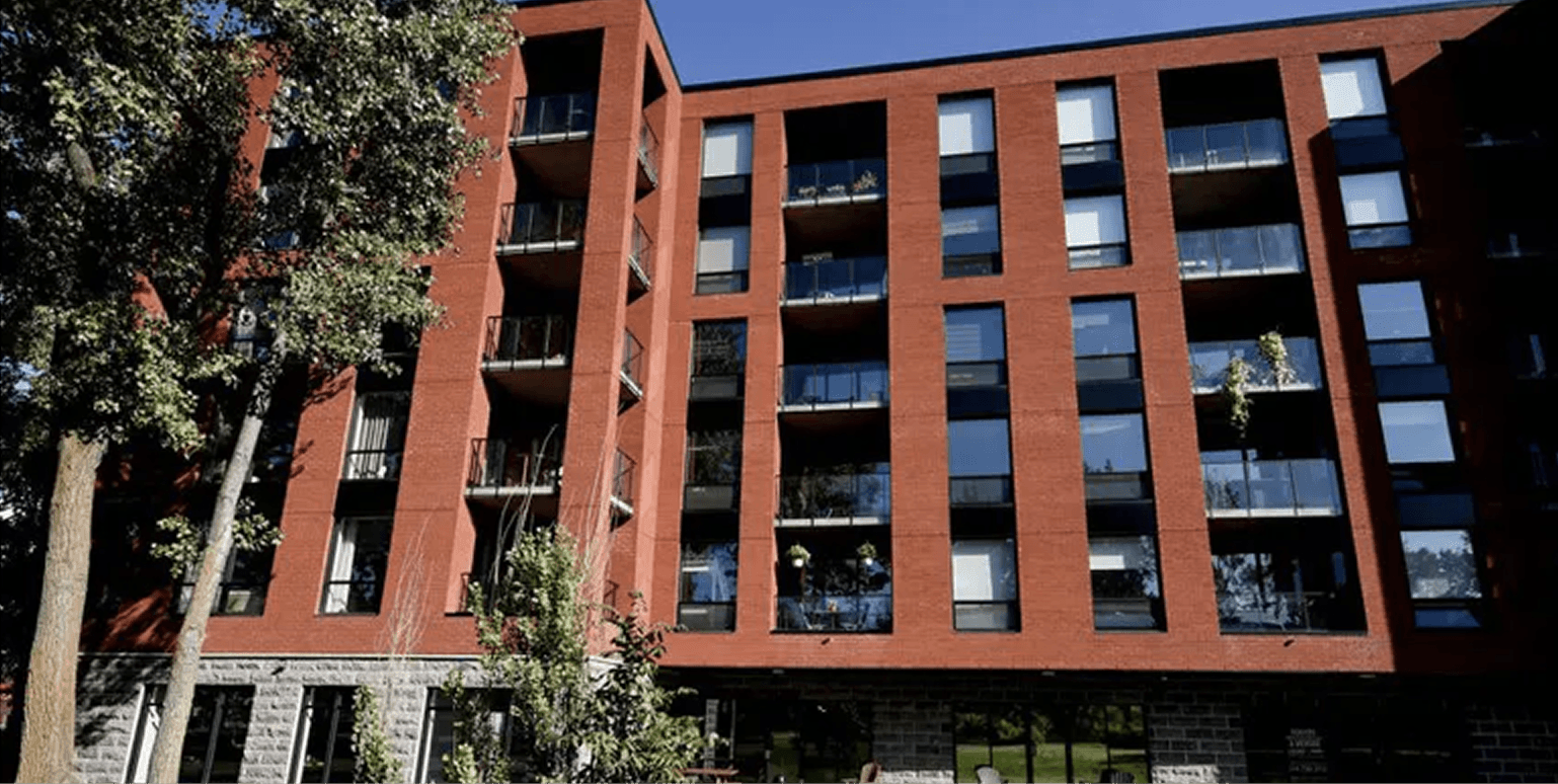 L’immeuble au 2727 rue Saint-Patrick à Griffintown, au bord du canal de Lachine