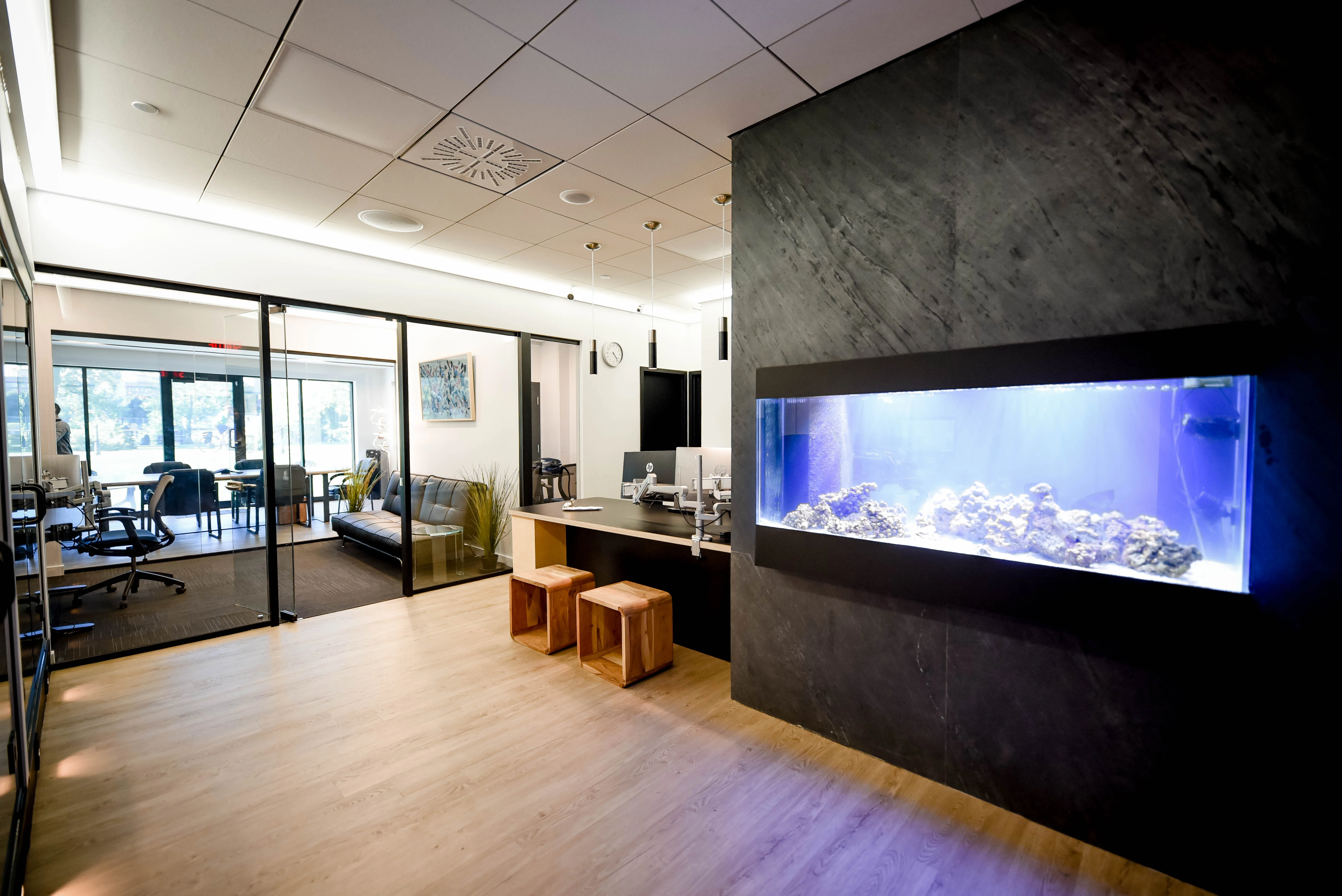 Bureaux et espaces de travail modernes dans notre immeuble de Griffintown